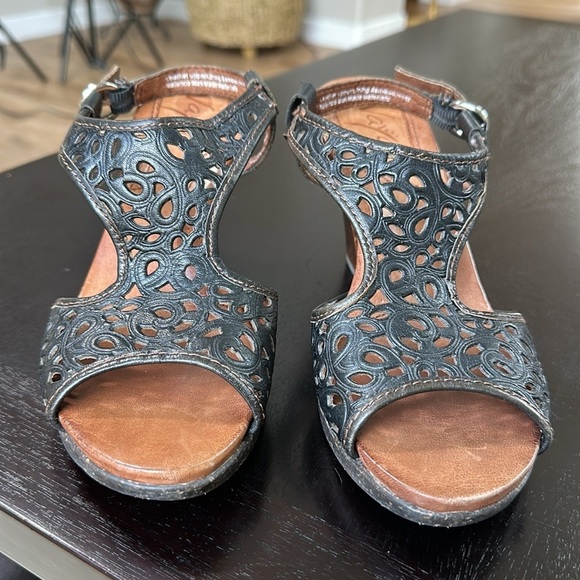 Naya Brand Boho Black Laser Cut Leather Block Heeled Sandals SZ 9 - Picture 2 of 13